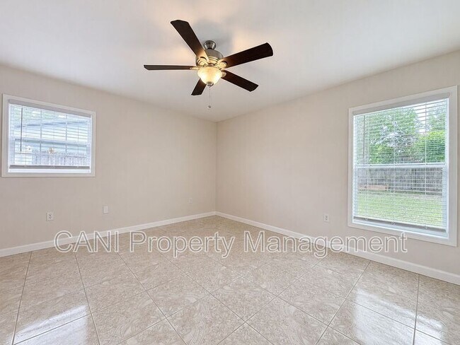 Building Photo - 601 Catwood Dr