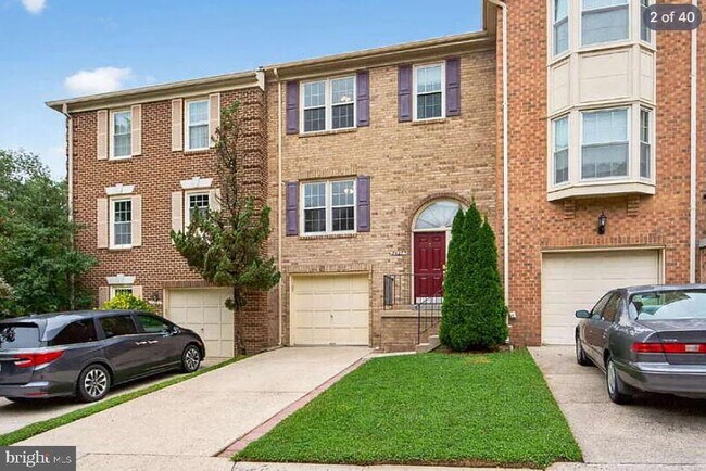 Building Photo - 7427 Salford Ct
