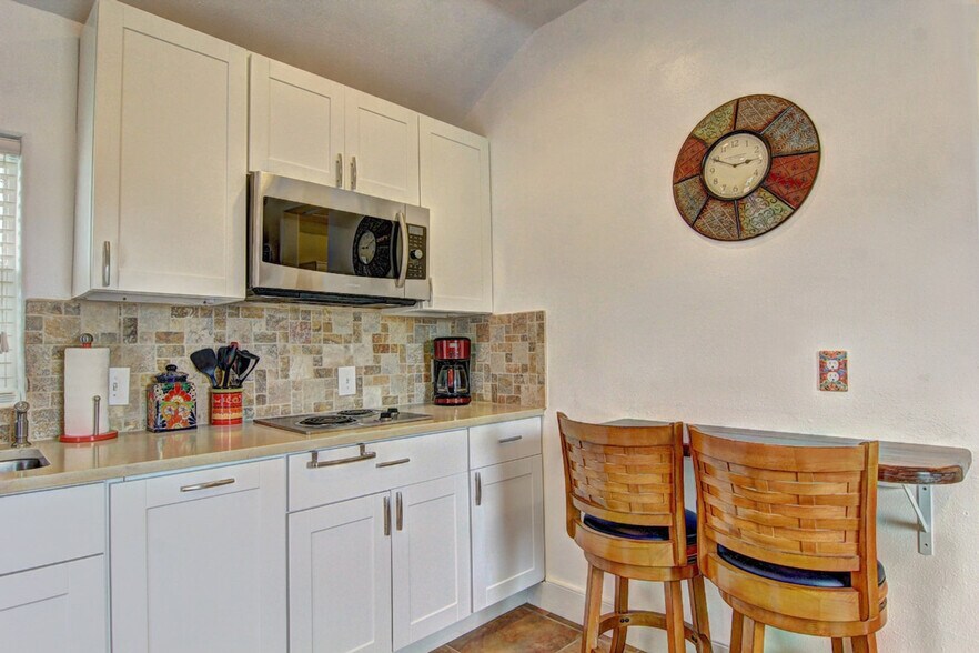 Building Photo - 134 N Alister St