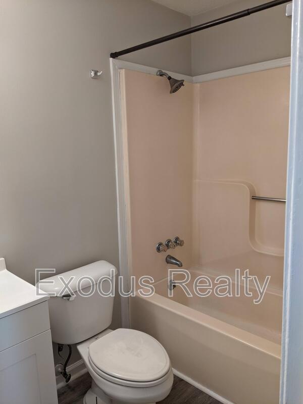 Building Photo - 401 Hickory Ave