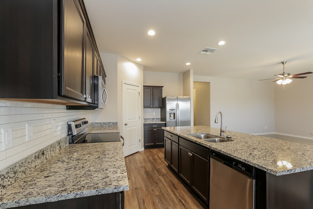 Building Photo - 37317 W Bello Ln