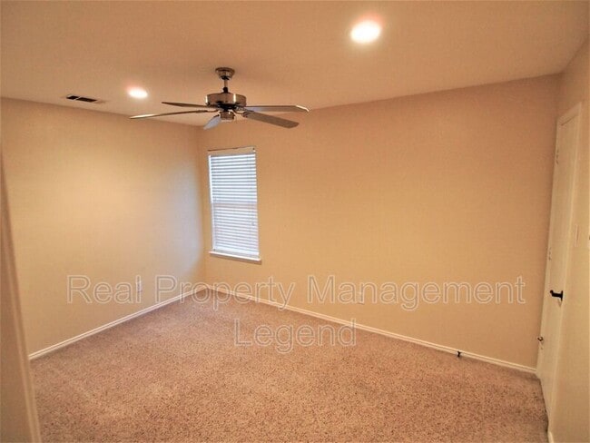 Building Photo - 3814 Juniper Hills Dr