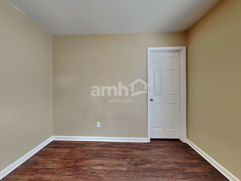 Building Photo - 5137 Brahman Dr