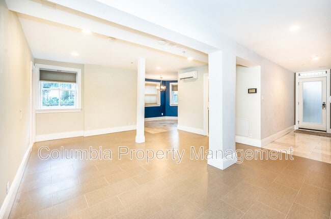 Building Photo - 1219 Q St NW