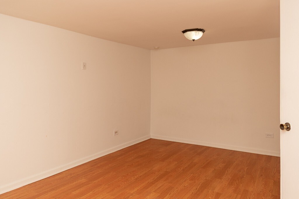 Building Photo - 1722 N Kimball Ave