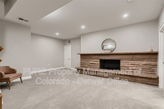 Building Photo - 787 Crescent Ln