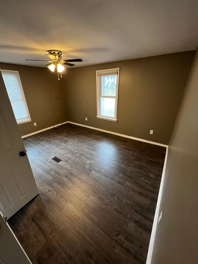 Building Photo - 308 Orange Ave