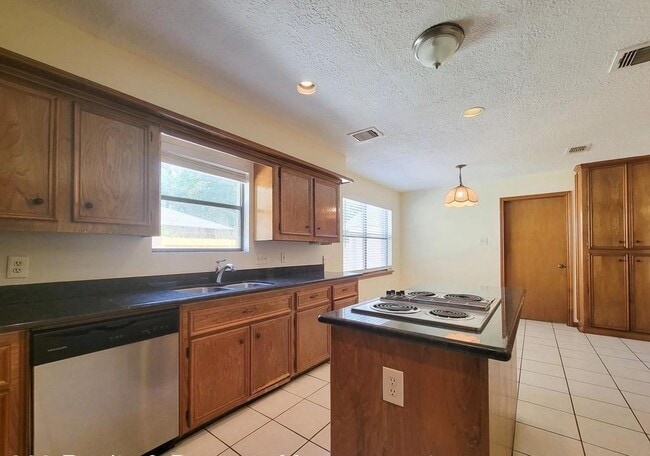 Building Photo - 2810 Thorne Creek Ln