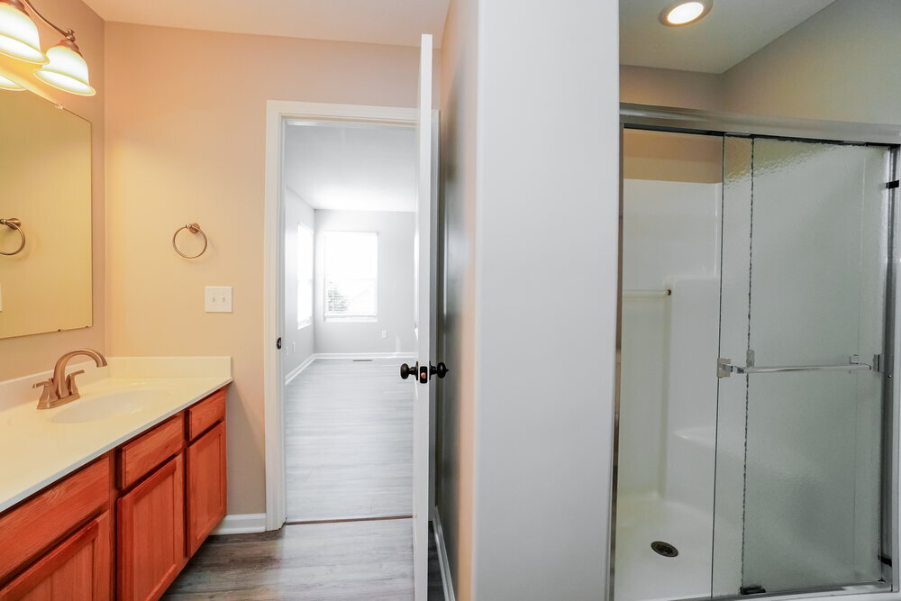 Building Photo - 682 Penn St