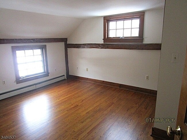 Building Photo - 955 Fairview Lake Rd