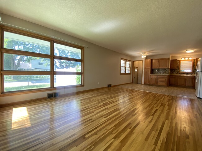 Building Photo - 1203 13th Ave NW