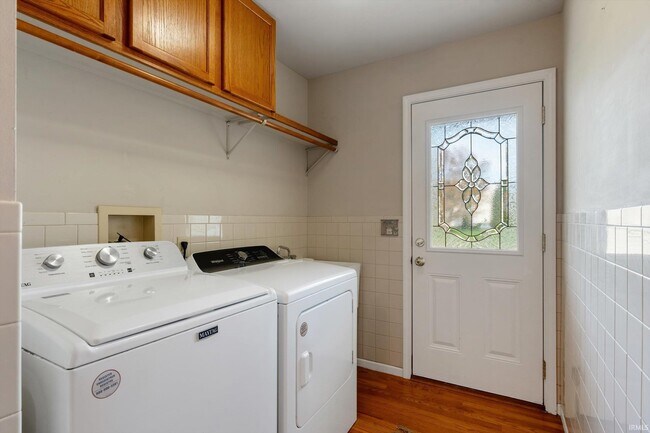 Building Photo - 51595 Harvester Dr