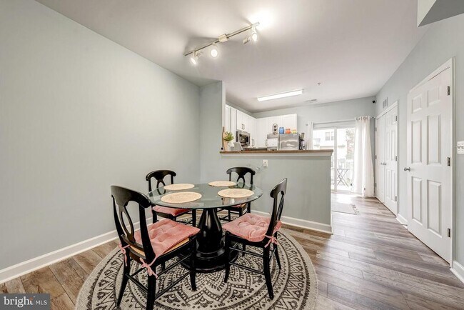 Building Photo - 42461 Rockrose Square