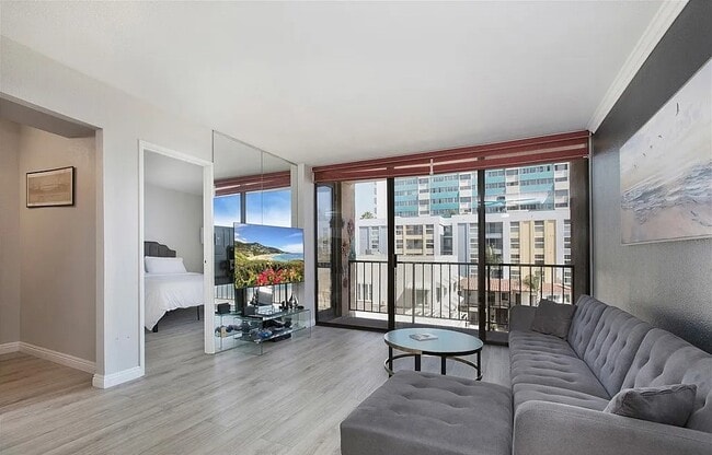 Building Photo - Condo for Rent with View