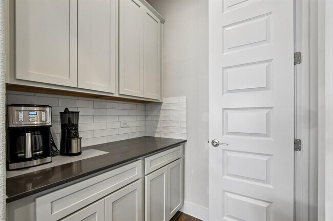 Building Photo - 11212 Charger Wy