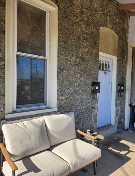 Building Photo - 163 Sumac St