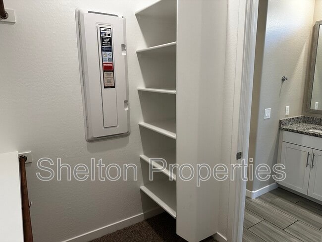 Building Photo - 16562 W Charlotte Dr