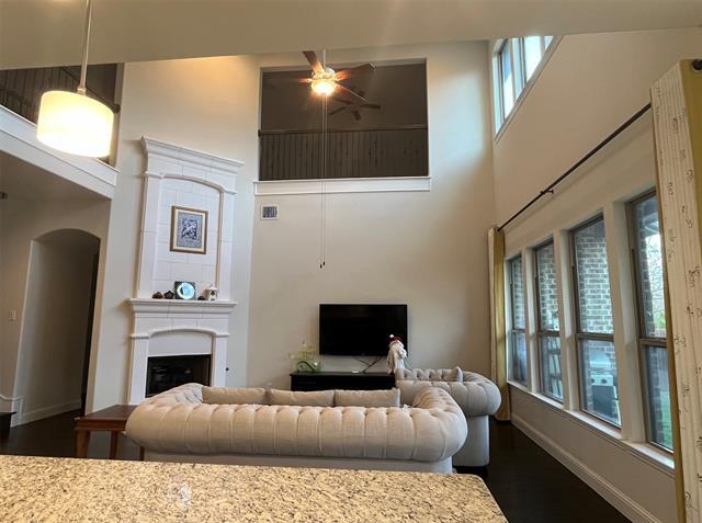 Building Photo - 2405 Bigleaf Ct