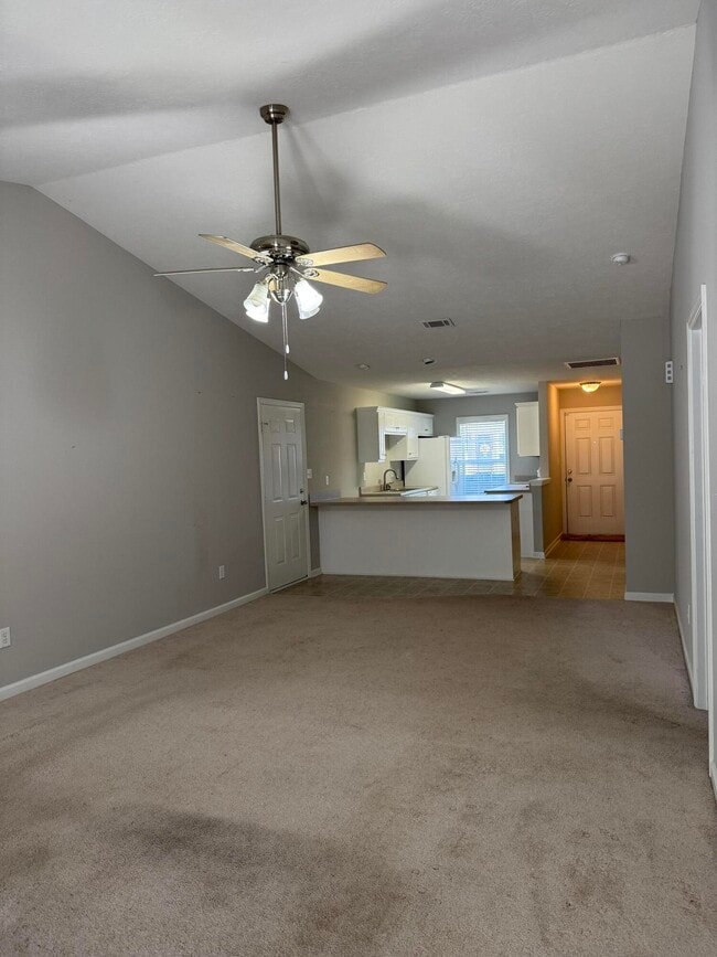 Building Photo - 6015 Sanibel Dr