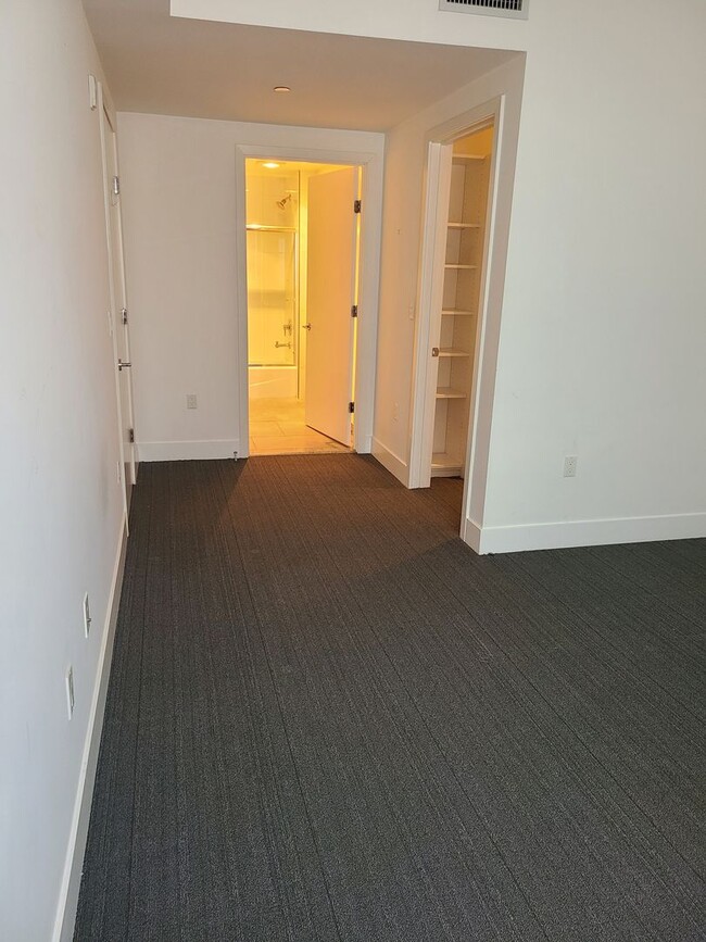 Building Photo - Live in the heart of West LA’s most iconic dining destination—Sawtelle