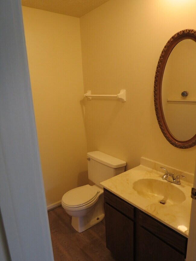 Building Photo - new rental in reynoldsburg schools