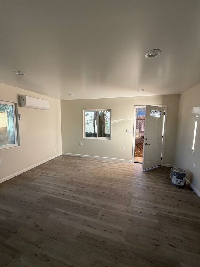 Building Photo - 267 Camp Ln