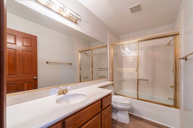 Building Photo - 26 Sausalito Cir E
