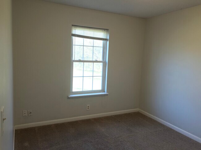 Bedroom 2 - 723 Mercer Dr