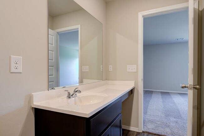 Building Photo - BRAND NEW! 4 Bed 2 Bath Home in Newcastle!