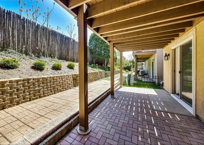 Building Photo - 1802 W Diversey Pkwy