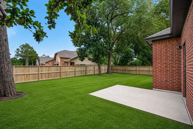 Building Photo - 1522 New Cedars Dr