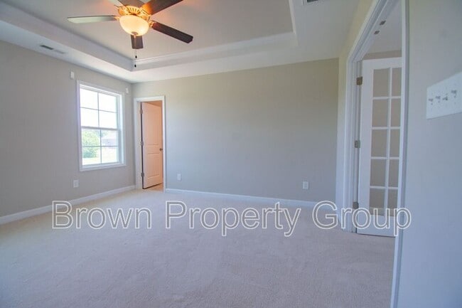 Building Photo - 2220 Oldenburg Ln