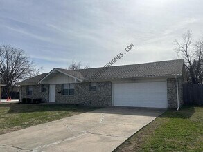 Building Photo - 9310 E 49th St