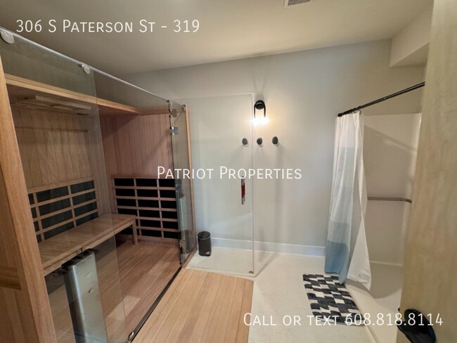 Building Photo - 306 S Paterson St