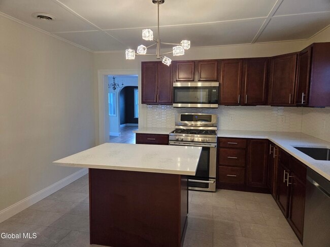 Building Photo - 669 Pawling Ave