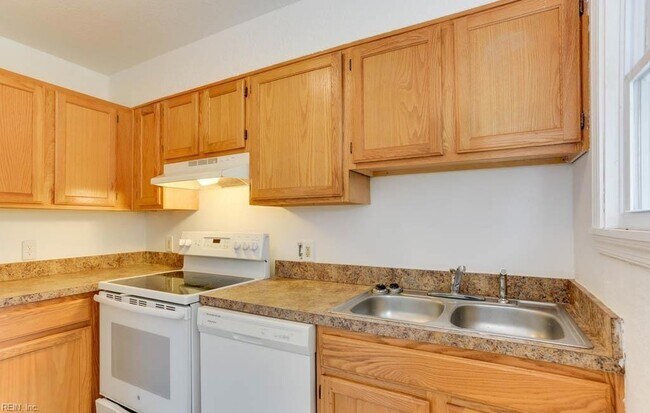 Building Photo - 7725 Fayver Ave