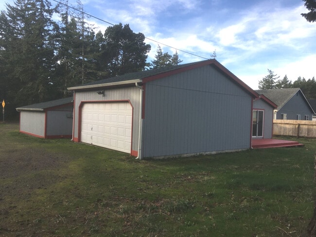 Building Photo - 1941 28th Pl