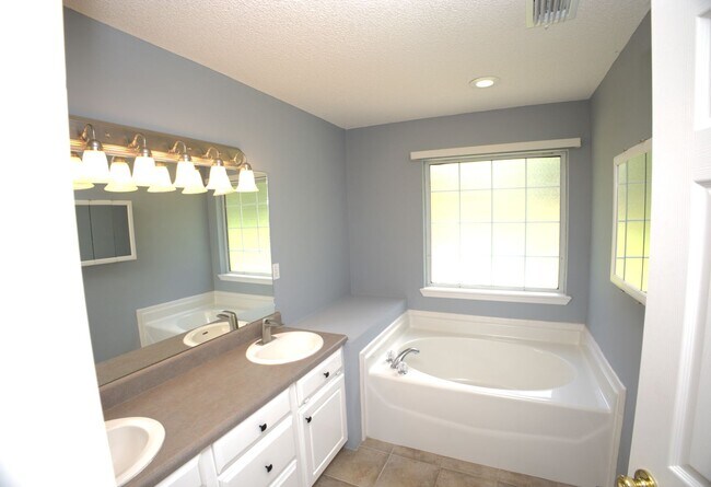 Building Photo - 2920 Findley Chase