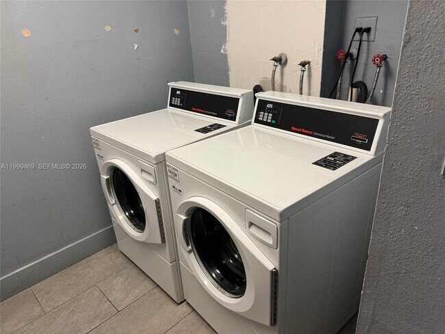 Building Photo - 492 NW 165th St