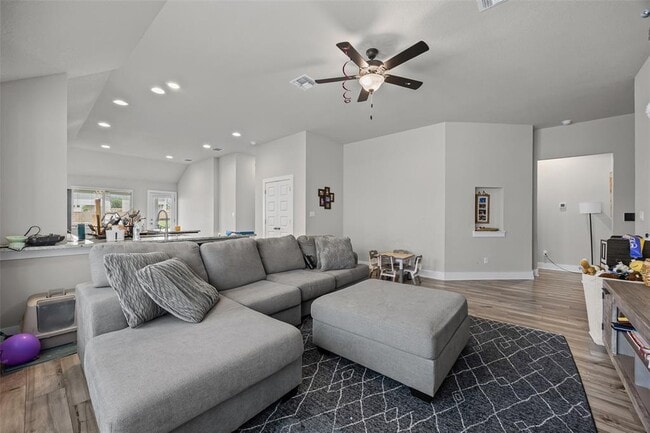 Building Photo - 627 Biscayne Bay Bend