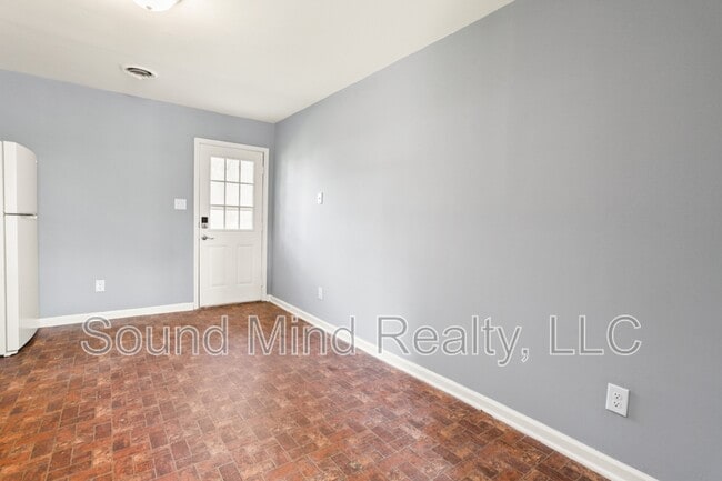 Building Photo - 1401 Sportsman Trl