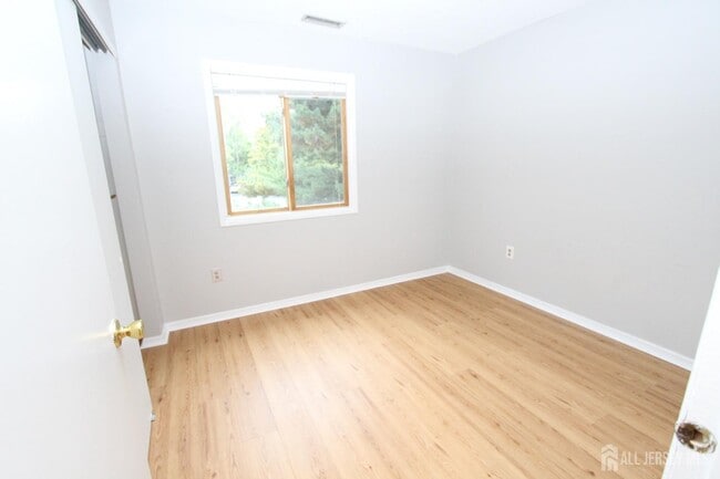 Building Photo - 1204 Aspen Dr