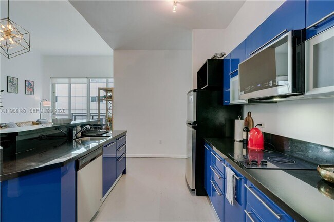 Building Photo - 253 NE 2nd St