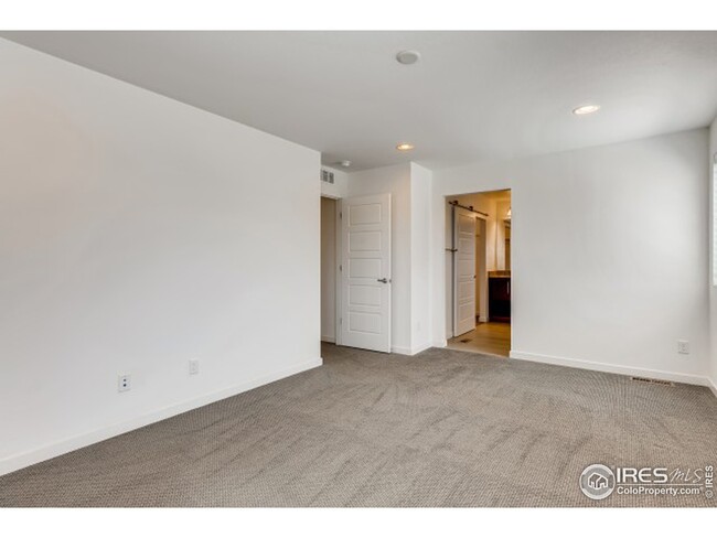 Building Photo - 14100 Mosaic Ave