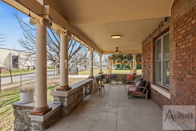 Building Photo - Indoor Pool! FULLY Furnished Short or Mid Term Rental