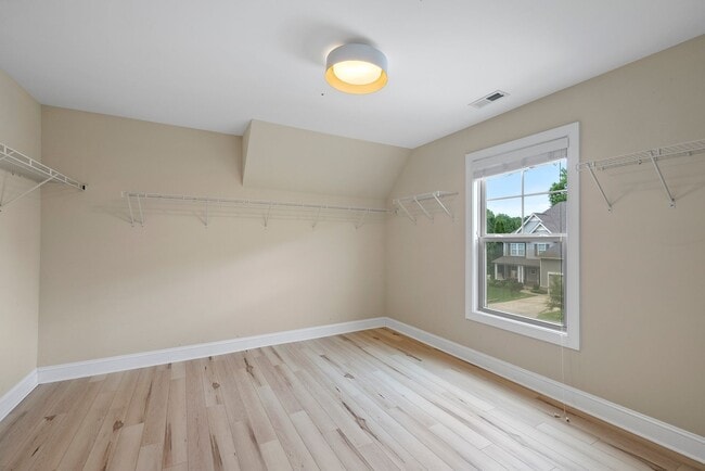 Building Photo - 3537 Bunting Dr