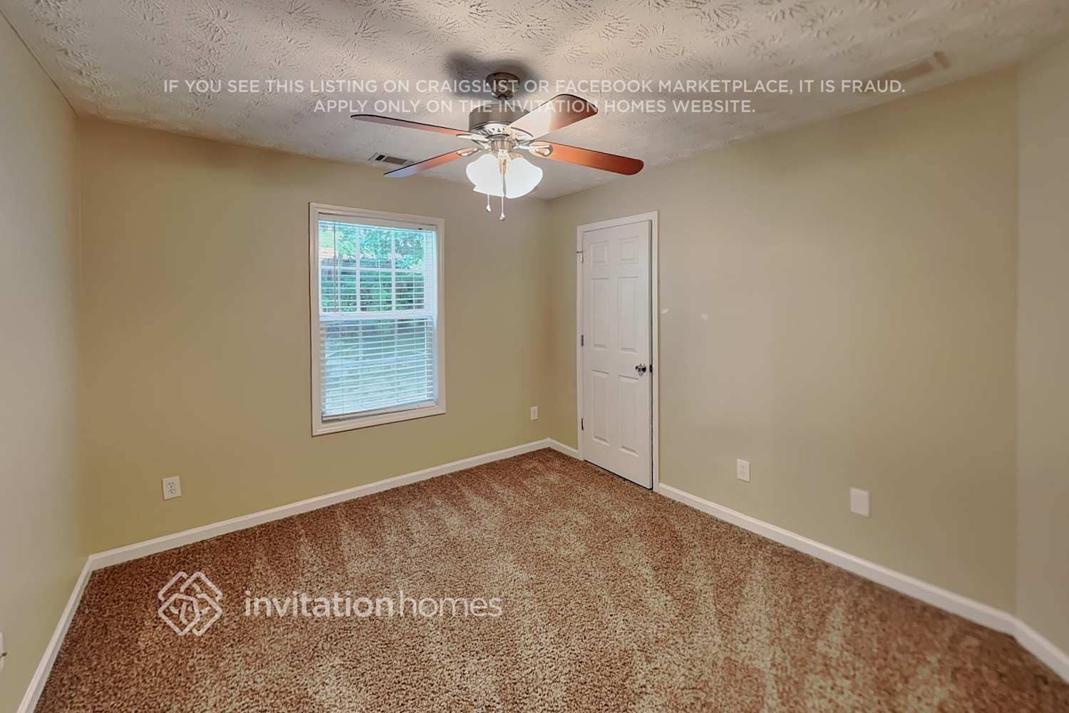 Building Photo - 898 Kendall Park Dr