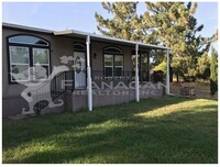 Building Photo - 3 Bed 2 Bath