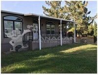 Building Photo - 3 Bed 2 Bath