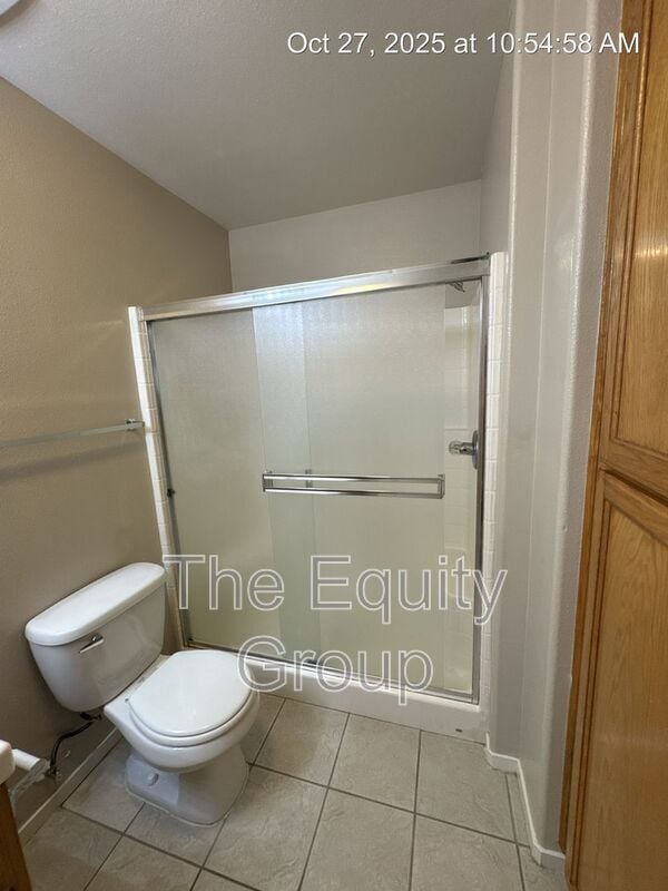 Building Photo - 2752 W Oriole Ave